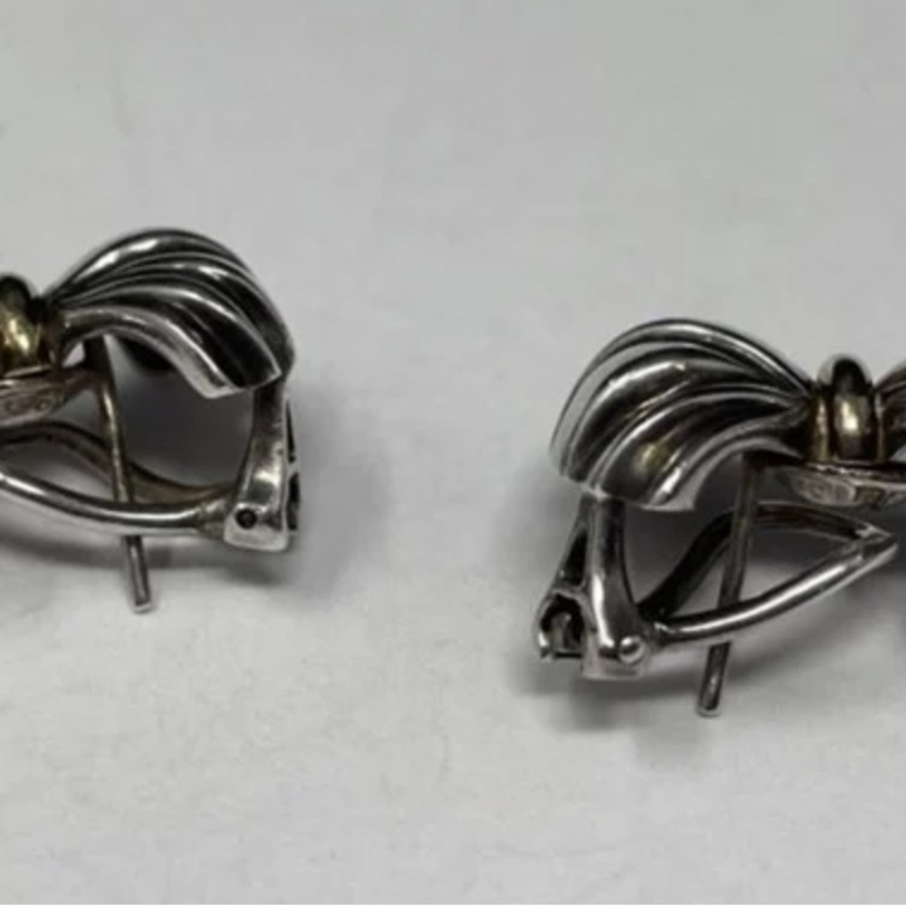 Rare Tiffany & Co. Silver and Gold Twisted Bow Earrings - Picture 3 of 4